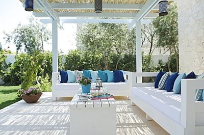 Idyllic Boutique Hotel For Sale In Alacati - Covered terraces