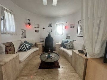 Unique Villa & Self-Contained Apartment For Sale In Dalyan - Beautiful Turkish Hamam style seating area with travertine seats