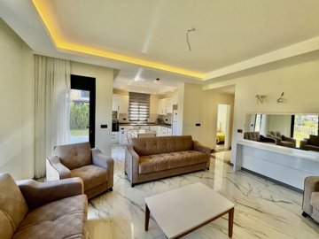 Impressive Triplex Property For Sale In Kargicak, Alanya - A light and airy, open-plan living space