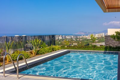 Alluring Sea View Property For Sale In Alanya - The private swimming pool