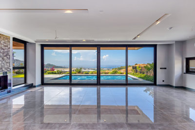 Alluring Sea View Property For Sale In Alanya - The outstanding full sea views from the living space