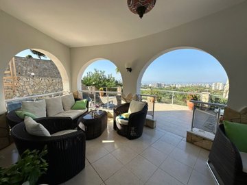 Magnificent Property For Sale In Kargicak, Alanya - Shaded seating terrace, ideal for alfresco dining