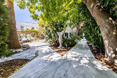 Exceptionally Renovated Bodrum Property For Sale - Mature gardens of a Tuscany style