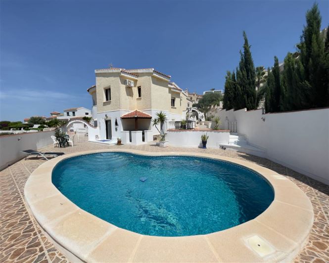 Image No.1-5 Bed Villa for sale