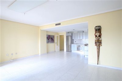 48172_exceptionally_spacious_3_bed_apartment_with_stunning_views_070823130833_img_7783