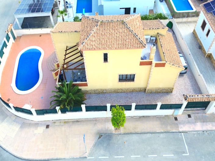 Image No.1-4 Bed Villa for sale