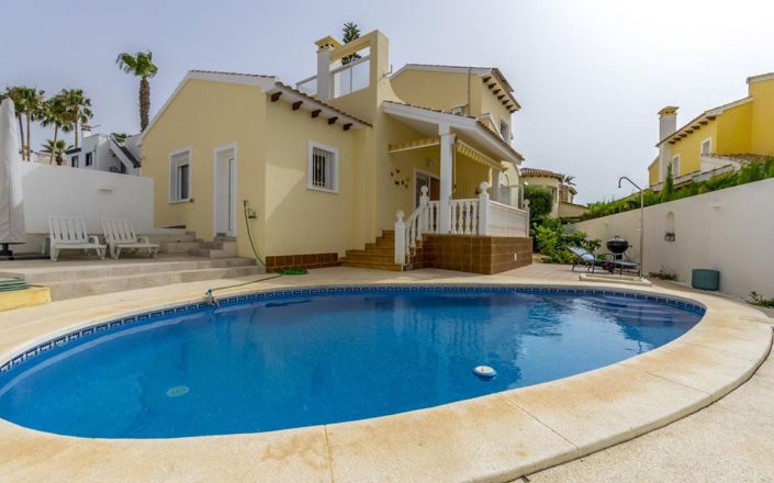 Image No.1-4 Bed Villa for sale