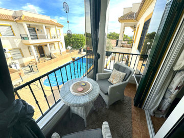 48599_fabulous_top_floor_apartment_with_a_private_solarium___pool_views_101024133824_img_6442