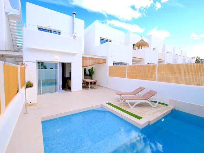 Image No.1-3 Bed Villa for sale