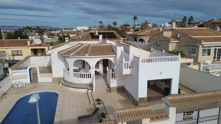 Image No.1-3 Bed Villa for sale