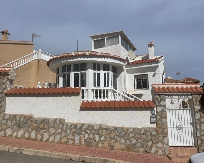 Image No.1-2 Bed Villa for sale