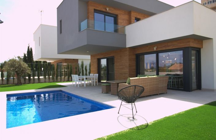 Image No.1-3 Bed Villa for sale