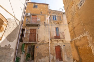 1 - Caltagirone, House