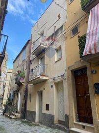 1 - Caltagirone, House