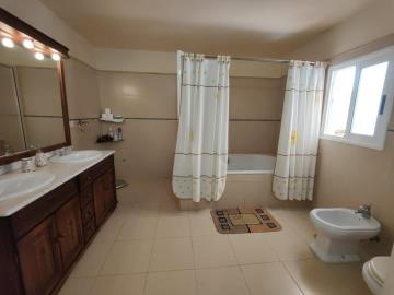 Main-Bathroom