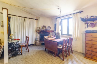 Dining area window (Large).jpg