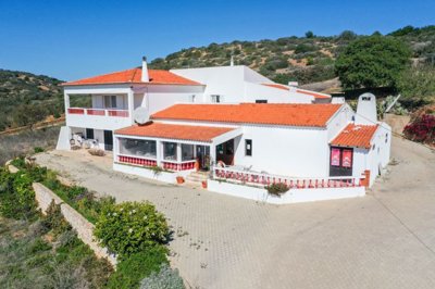 Drone villa_b copy (Large).jpg