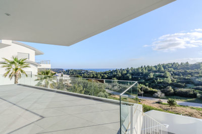 LIVING ROOM BALCONY 2.jpg