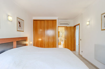 bedroom 4.jpg