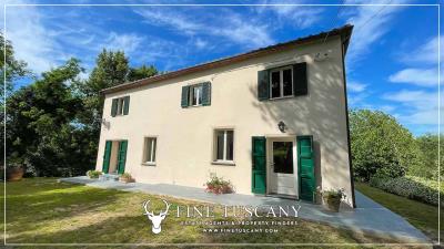 Villa-for-sale-in-Crespina-Pisa-Tuscany-Italy-1