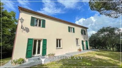 Villa-for-sale-in-Crespina-Pisa-Tuscany-Italy-4