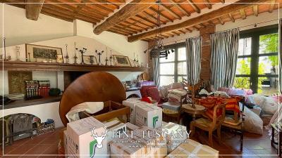 House-for-sale-in-Bagni-di-Lucca-Tuscany-Italy-19