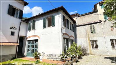 House-for-sale-in-Bagni-di-Lucca-Tuscany-Italy-23