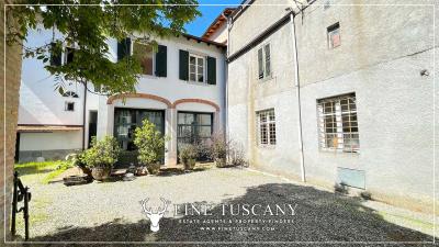 House-for-sale-in-Bagni-di-Lucca-Tuscany-Italy-26