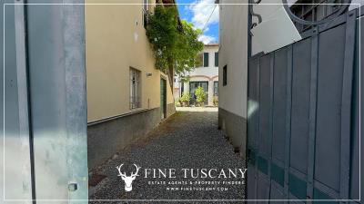 House-for-sale-in-Bagni-di-Lucca-Tuscany-Italy-28