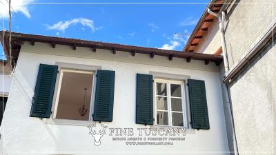 House-for-sale-in-Bagni-di-Lucca-Tuscany-Italy-29