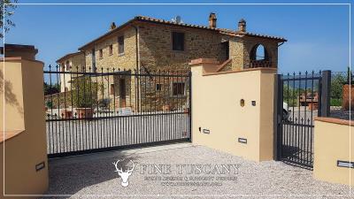 Villa-for-sale-in-Manciano-Castiglion-Fiorentino-Arezzo-Tuscany-Italy-10