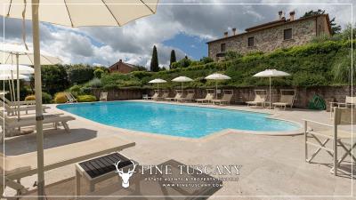 Stunning-2-bedroom-apartment-with-2-terraces--garden--and-shared-swimming-pool-for-sale-in-Orciatico-Lajatico-Pisa-Tuscany-Italy-6