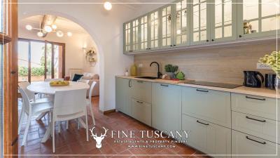 Stunning-2-bedroom-apartment-with-2-terraces--garden--and-shared-swimming-pool-for-sale-in-Orciatico-Lajatico-Pisa-Tuscany-Italy-17