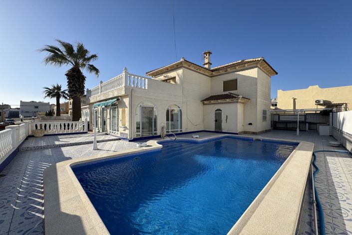 Image No.1-3 Bed Villa for sale