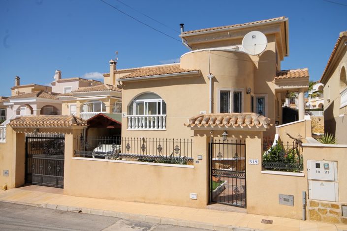 Image No.1-3 Bed Villa for sale