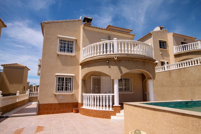 Image No.1-4 Bed Villa for sale