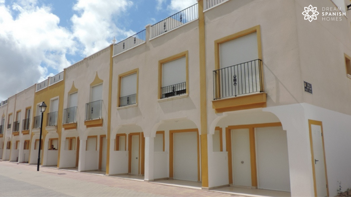 Image No.1-3 Bed Townhouse for sale