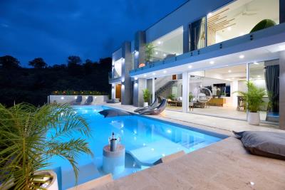 Sea-View-Luxury-Property-Exterior-Night