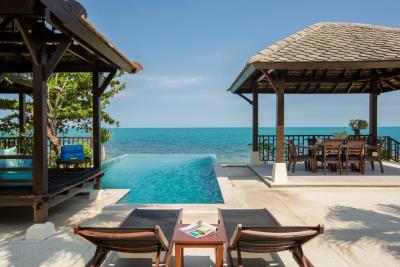 Koh-Samui-Beach-House-Sun-Loungers