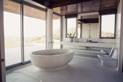 Villa-Hill-Top-For-Sale-Ko-Samui-Bathtub