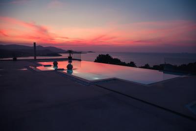 Villa-Hill-Top-For-Sale-Ko-Samui-Pool-Sunset