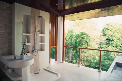 Villa-Hill-Top-For-Sale-Ko-Samui-Washroom