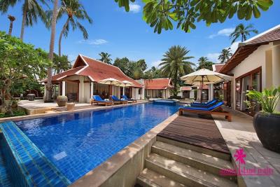 baan-chao-lay-beachfront-villa-koh-samui-sun-loungers