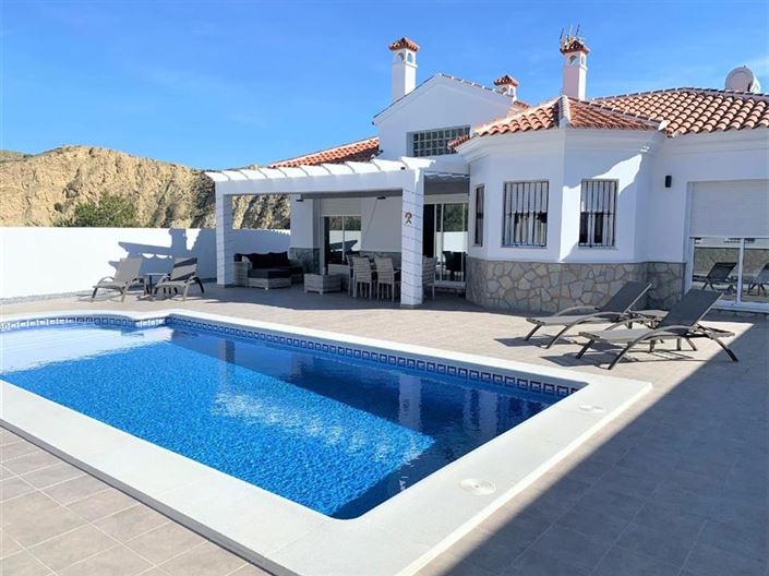 Image No.1-4 Bed Villa for sale