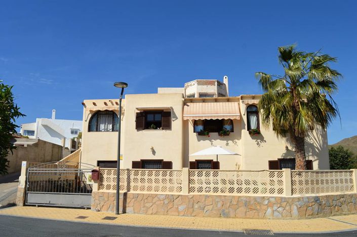 Image No.1-3 Bed Villa for sale