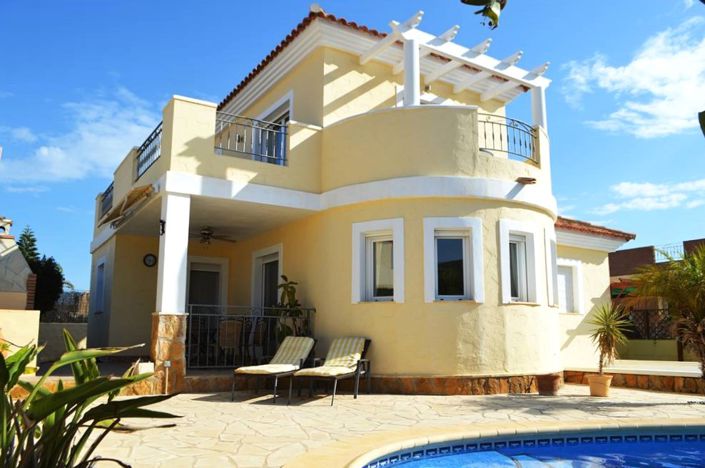 Image No.1-4 Bed Villa for sale