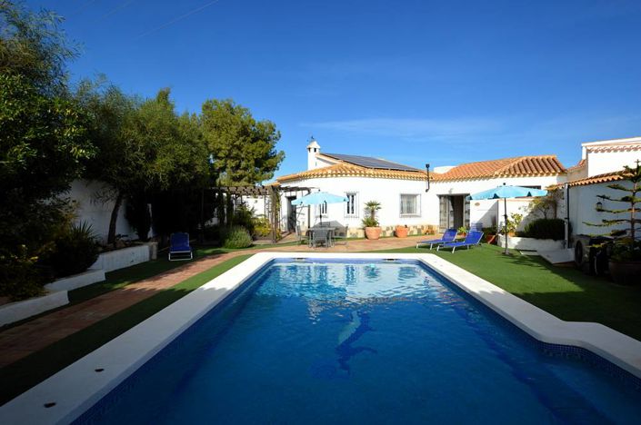 Image No.1-4 Bed Villa for sale