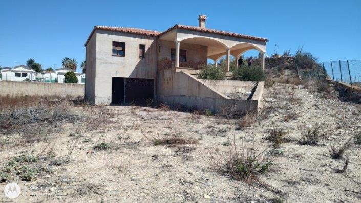 Image No.1-3 Bed Villa / Detached for sale