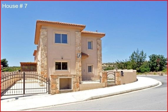 Image No.1-3 Bed Villa for sale