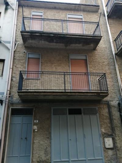 Image No.1-3 Bed Townhouse for sale